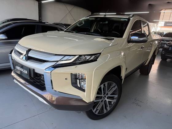 MITSUBISHI L200 TRITON 2.4 16V TURBO DIESEL SPORT HPE-S TERRA CD 4P 4X4 AUTOMÁTICO